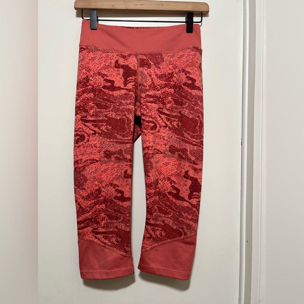 The North Face Womens Leggings Small Pulse Stretch Capri Rose Harris Camo Print